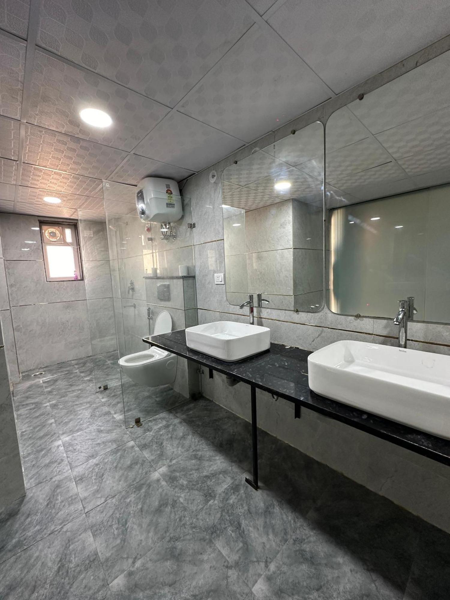Sky Villa With Private Pool Νόιντα Εξωτερικό φωτογραφία